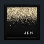 Gold Black Glitter Girly Monogram Initialen Cadeaudoosje<br><div class="desc">Zwart en Goud Sparkle Glitter Monogram Naam Sieraden Keepsake Box. Dit maakt het perfecte afstuderen,  verjaardagscadeau,  bruiloft,  vrijgezellenfeest,  jubileum,  baby shower of vrijgezellenfeest cadeau voor iemand die houdt van glamoureuze en chique stijlen.</div>