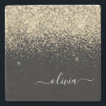Gold Black Glitter Script Monogram Girly Name Stenen Onderzetter<br><div class="desc">Black and Gold Sparkle Glitter Script Monogram Name Stone Tile. Dit maakt het perfecte afstuderen,  zoete 16 verjaardag,  bruiloft,  vrijgezellenfeest,  verjaardagsdag,  baby shower of vrijgezellenfeest voor iemand die van luxe en chic stijlen houdt.</div>