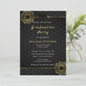 Gold Black Lace Flower Graduparty-uitnodiging (Staand voorkant)
