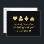 Gold Black Las Vegas Wedding RSVP Response Kaart<br><div class="desc">Het spelen van kaart past harten,  clubs,  diamanten,  en schoppen in een roos in faux gouden folie op een editable kleur zwarte achtergrond. Het unieke typografische ontwerp op de rug is volledig aanpasbaar. De briefkaarten RSVP hebben geen envelop aan post nodig.</div>