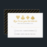 Gold Black Las Vegas Wedding Sign Funny Wording RSVP Kaartje<br><div class="desc">Een elegante gouden en zwarte Las Vegas Wedding-reactiekaart met een grappige kaart voor de rsvp-keuzes en een faux goud met speelkaartsymbolen voor diamantclubs, schoppen en harten over de bovenkant. Het typografische ontwerp coördineert met onze volledige casino- en vegas-stripsuite, die beschikbaar is in de Papiergrafiekbestemmingen Zazzle Designer Store. De achtergrond en...</div>