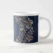 Gold Blue  B Fancy Damask Monogram Grote Koffiekop (Rechts)