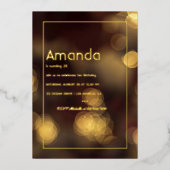 Gold Bokeh Birthday Party Folie Uitnodiging (Voorkant)