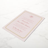 Gold Border Pink and Gold Monogram Weduwnaar Folie Folie Uitnodiging (Gedraaid)