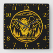 Gold Buffalo staat majestueus in de Natuur scene Vierkante Klok (Voorkant)