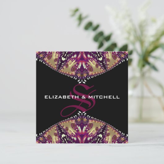 Gold Burgundy Fractal Lace Monogram Weddenschap Kaart (Staand voorkant)