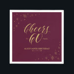 Gold & Burgundy Modern Cheers 60th Birthday Party Servet<br><div class="desc">Deze aangepaste papieren servet voegt stijlvolle details toe aan uw speciale dag. Dit ontwerp is voorzien van een gladde grafische vormgeving en typografie "Cheers to 60 years" in een gouden foliestructuur op een rode achtergrond die onder vuur ligt. Ideaal voor een modern gouden thema op 60ste verjaardagsfeestje. In mijn winkel...</div>