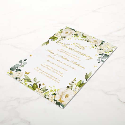 Gold Butterfly Champagne 50ste bruiloft Jubileum Folie Uitnodiging (Gedraaid)