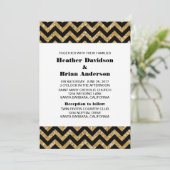 Gold Chevron Glitter Wedding Invite Kaart (Staand voorkant)