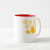 Gold Claddagh Ring Coffee Mug Tweekleurige Koffiemok (Voorkant rechts)
