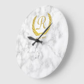 Gold Classic Monogram Laurel Leaf White Marble Grote Klok (Hoek)
