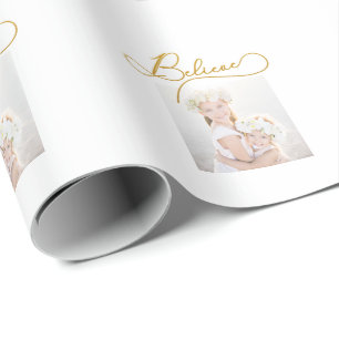 Gold Color Believe Script met kerstfoto Cadeaupapier