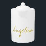 Gold Color Elegant Stijlvol Trendy Uniek Script Theepot<br><div class="desc">Op zoek naar een mooie kalligrafie met een esthetische handschrift? Dit eenvoudige,  opvallende design is voor u. Dit product druist onmiddellijk in tegen degenen die het zien. Het mooie en smaakzame ontwerp zal direct de kwaliteit van uw relatie en familie weerspiegelen.</div>