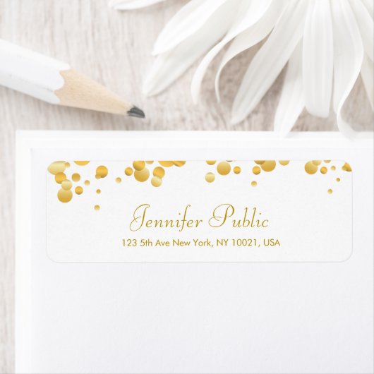 Gold Confetti Hand Script Elegant Moderne Sjabloon Etiket (Insitu)