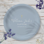 Gold Cross Baptisme Christening Dusty Blue Papieren Bordje<br><div class="desc">Het voorzien van een elegante naam van de manuscripthandtekening. Pas uw speciale baptisme- of christeninformatie aan in het teken van een stoffige blauwe achtergrond. Ontworpen door: Thisnotme©</div>