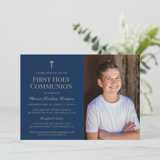 Gold Cross Navy Blauw Eerste Heilige Communie Foto Kaart (Staand voorkant)