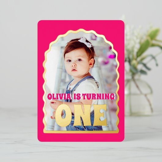 Gold Daisy ONE Eerste Verjaardagsfeestfoto Folie Uitnodiging (Staand Voorkant)