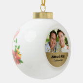 Gold Damask Mr. & Mr. Gay kerstfoto Keramische Bal Ornament (Links)