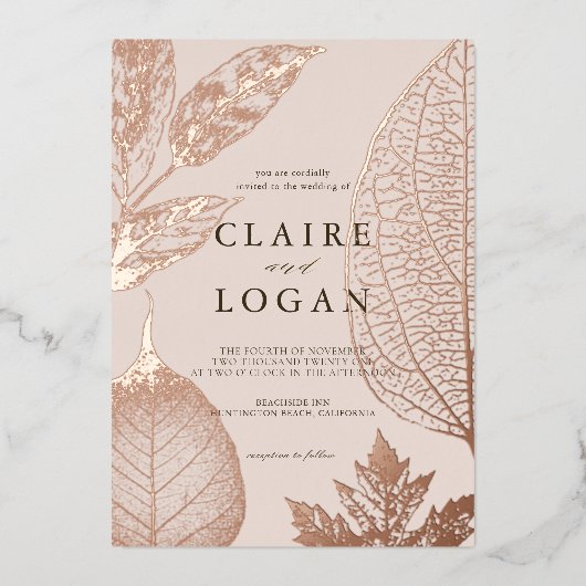 Gold Delicate Leaves Pink Beige Wedding Folie Uitnodiging (Voorkant)