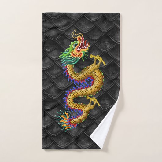 Gold Dragon op drakenschalen Handdoek (Handdoek)
