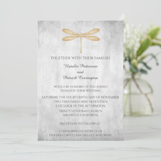 Gold Dragonfly Wedding Uitnodiging (Staand voorkant)