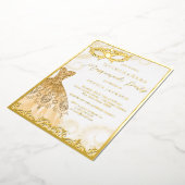 Gold Dress Masquerade Party Quinceanera Folie Uitnodiging (Gedraaid)