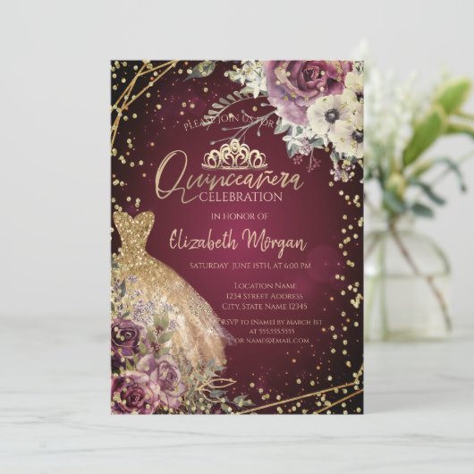 Gold Dress Tiara, Floral Burgundy Quinceañera Kaart (Staand voorkant)