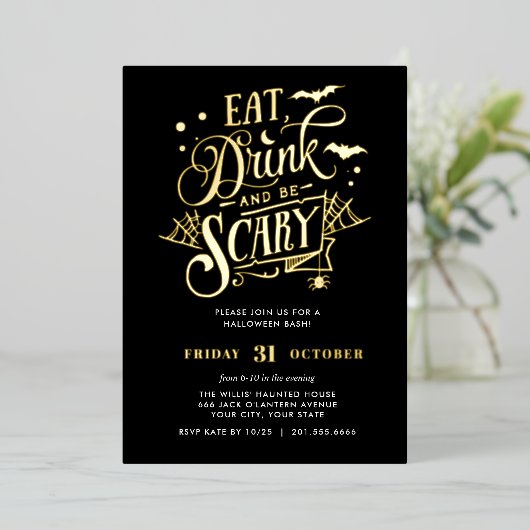 GOLD Eat Drink en eng Halloween Bash Party Folie Uitnodiging (Staand Voorkant)