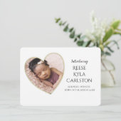 Gold Edge Heart Lijst Foto geboorteaankondiging Kaart (Staand voorkant)