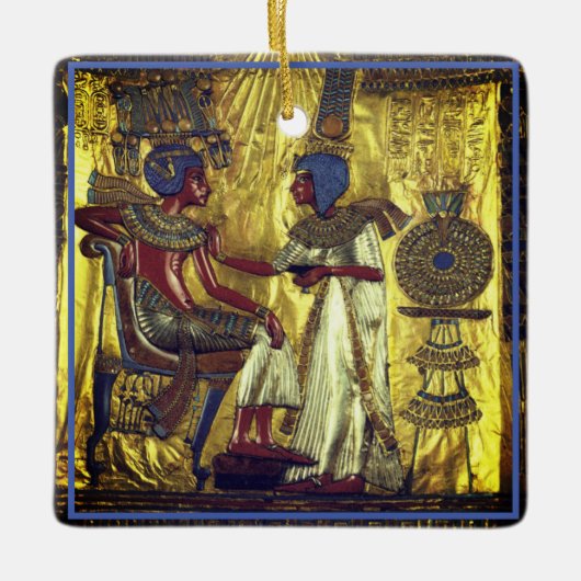 Gold Egyptian Characters op een Keramisch Ornament (Voorkant)