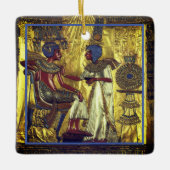 Gold Egyptian Characters op een keramisch Ornament (Voorkant)