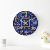 Gold Egyptian Hieroglyphics on Blue Intial Grote Klok (Huis)