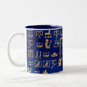 Gold Egyptian Hieroglyphics on Blue Intial Tweekleurige Koffiemok (Links)
