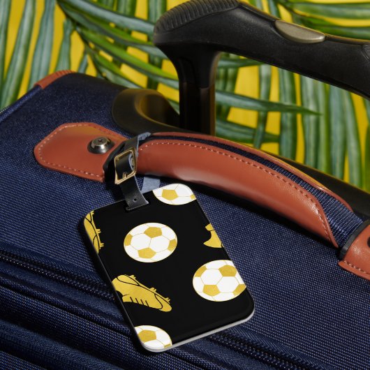 Gold Elegant Classic Soccer Cleats Ball Black Bagagelabel (Voorkant Insitu 1)