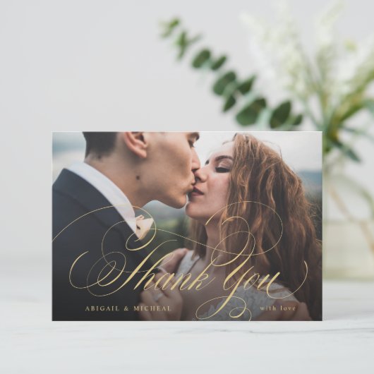 Gold elegant klassiek kalligrafiefotoirhuwelijk bedankkaart (Staand voorkant)
