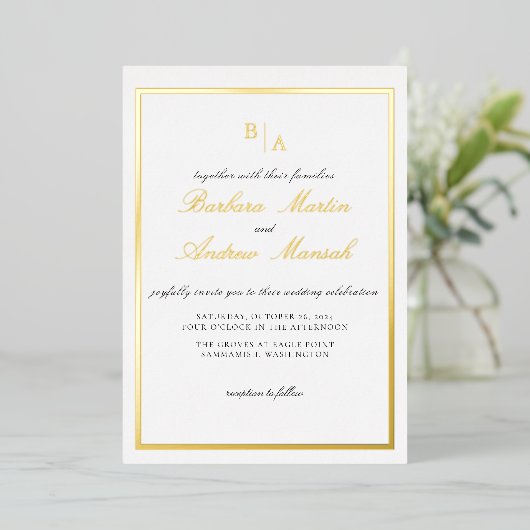 Gold Elegant Script Minimalistische bruiloft Folie Uitnodiging (Staand Voorkant)