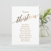 Gold Elegant Script Table Number 13 Seating Chart Kaart (Staand voorkant)