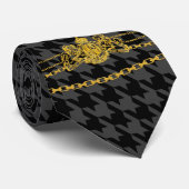 Gold Emblem Chain Trim Black Grey Houndstooth Stropdas (Opgerold)