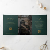 Gold emerald green photo wedding RSVP details QR Drieluik Uitnodiging (Binnen)