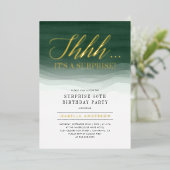 Gold & Emerald Green Waterverf Verrassingsdag Folie Uitnodiging (Staand Voorkant)