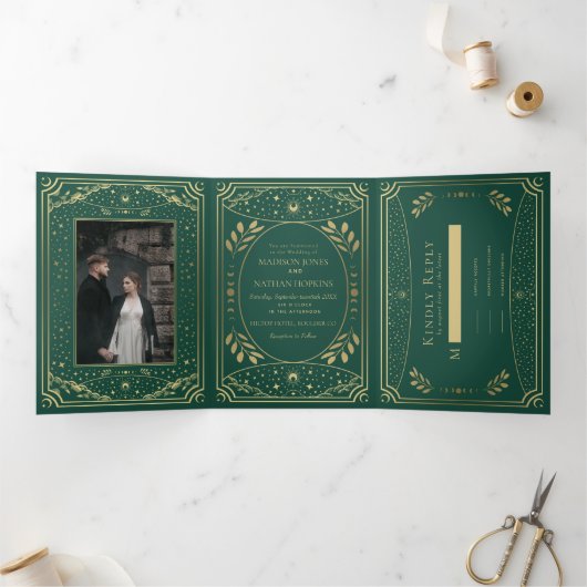 Gold en Emerald Elegant Tarot Wedding Drieluik Uitnodiging (Binnen)