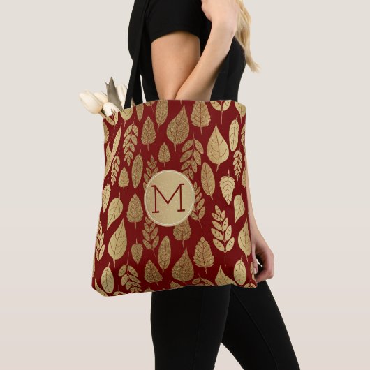 Gold- en Red Leaf-patroon en -monogram Tote Bag (Dichtbij)