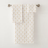 Gold en White Art Deco Fish Scale Pattern Bad Handdoek (Insitu)