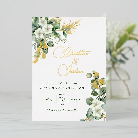 Gold Eucalyptus Wreatgreen Zee Wide Wedding Folie Uitnodiging (Staand Voorkant)