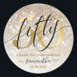 Gold Faux Glitter & Folie 50th Birthday Party Ronde Sticker<br><div class="desc">Moderne,  trendy 50ste verjaardagssticker. Het ontwerp kenmerkt typografiemanuscript ""vijftig"en dunne glitter achtergrond,  nummer 50 in trendy goudletters,  naam en datum.</div>