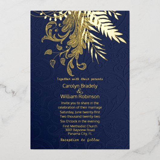 Gold Ferns en Foliage op Blue Damask Wedding Folie Uitnodiging (Voorkant)