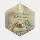 Gold First Kerstmis Together Date Rings Elegant Glas Ornament (Voorkant)