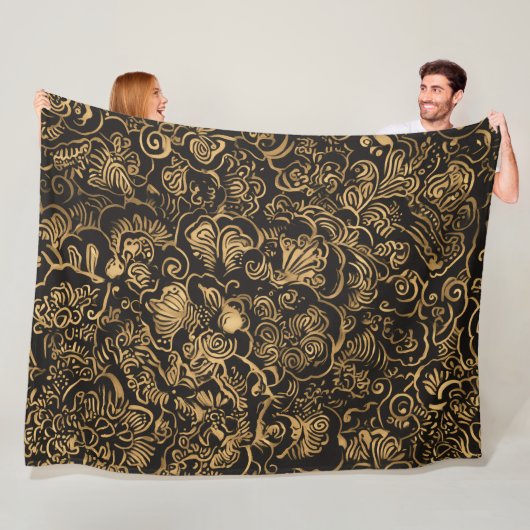 Gold Floral Baroque Pattern on Black Fleece Deken (In situ)