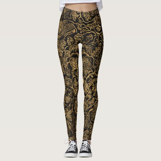 Gold Floral Baroque Pattern on Black Leggings (Voorkant)