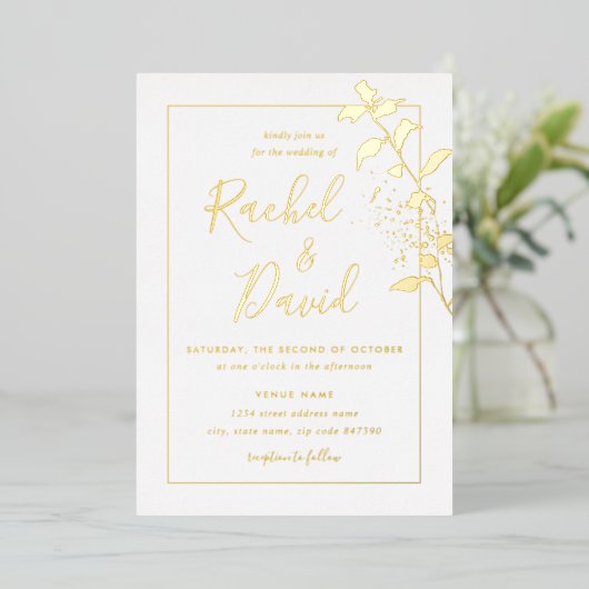 Gold Floral Leaf Wedding Folie Uitnodiging (Staand Voorkant)